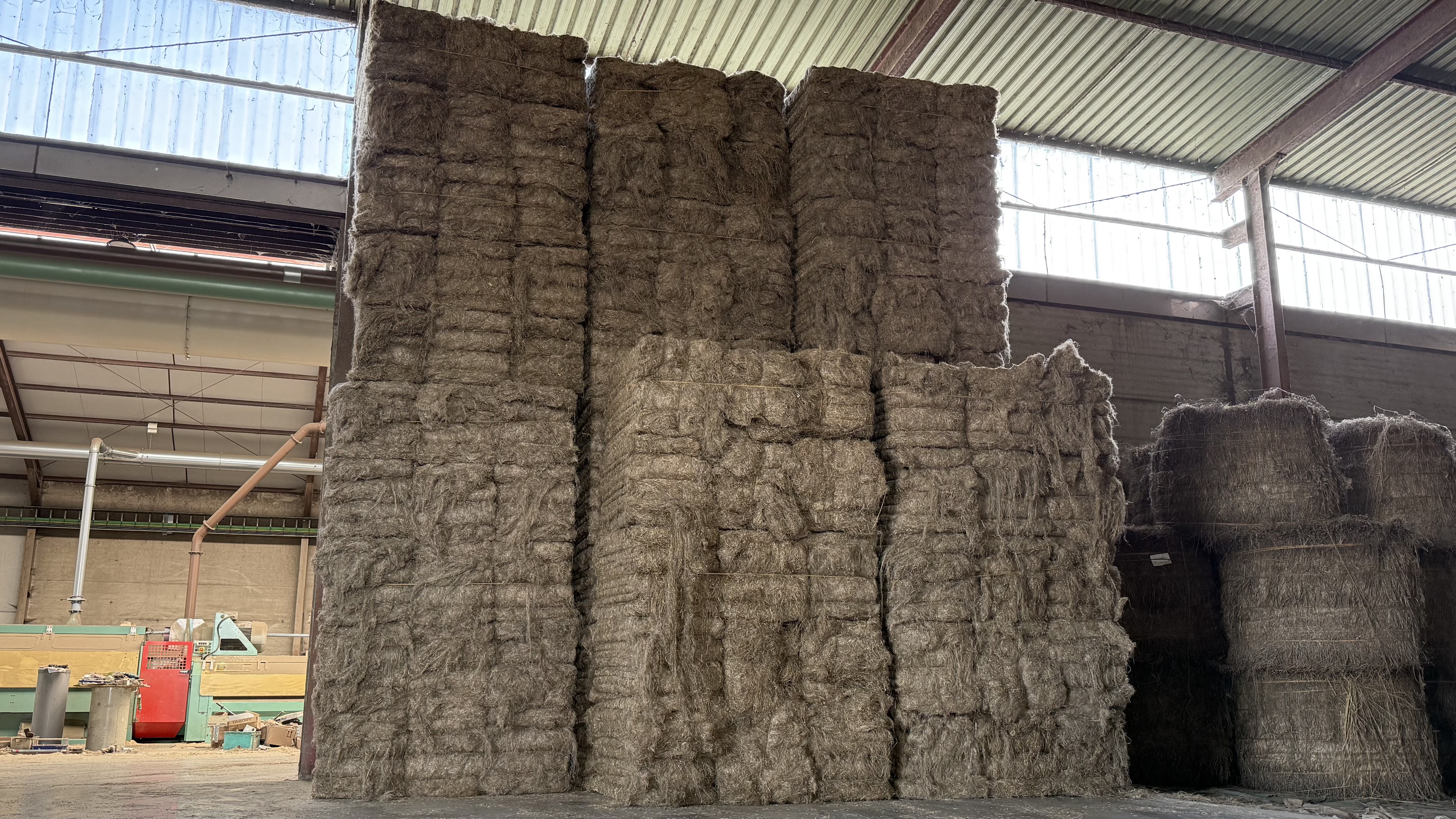 Landbouwomgeving met natuurlijke materialen